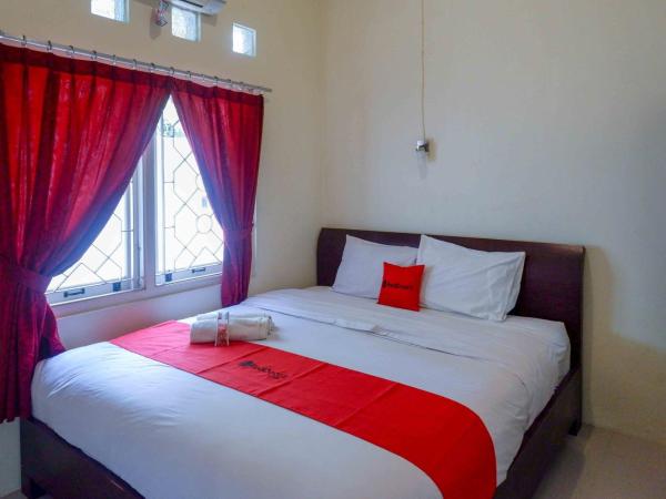 RedDoorz near Institut Pertanian Yogyakarta : photo 5 de la chambre chambre double