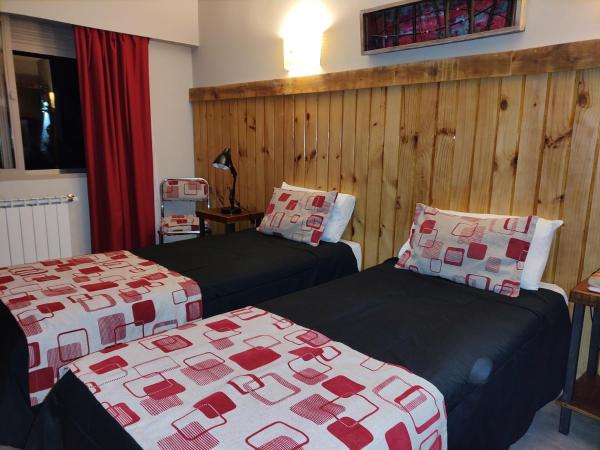 Hostal El Korú : photo 4 de la chambre chambre triple confort avec douche