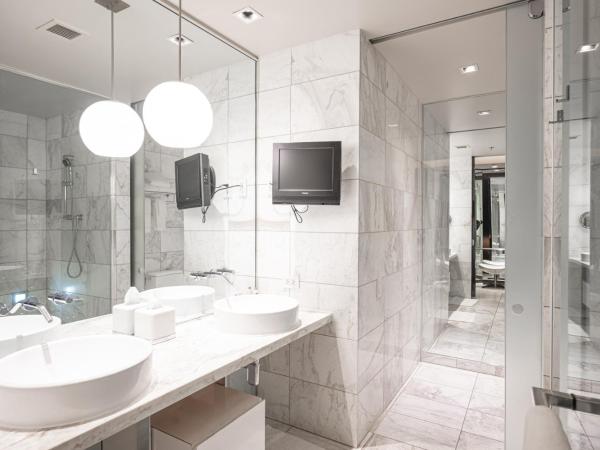 StripViewSuites Two-Bedroom Conjoined Suite at Palms Place : photo 7 de la chambre two-bedroom - strip view open balcony