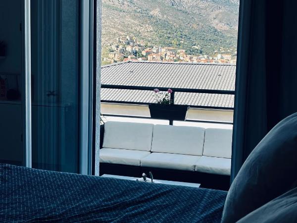 Casa Petra SALGA : photo 5 de la chambre chambre lit king-size - vue sur montagne