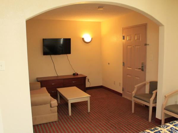 Best Way Inn and Suites - New Orleans : photo 5 de la chambre suite lit king-size – non-fumeurs