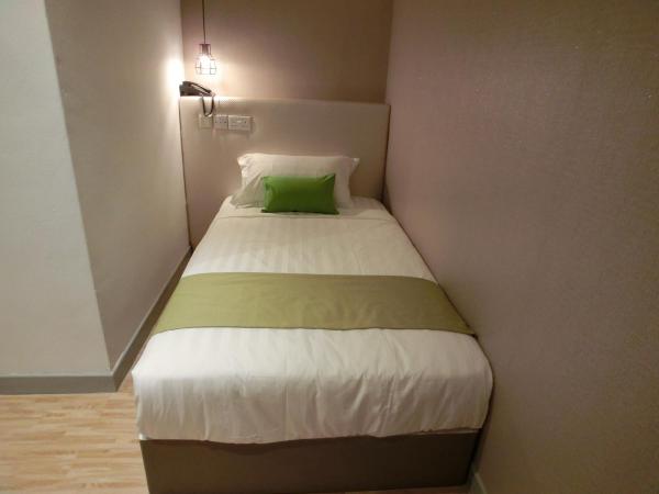 Champion Hotel : photo 1 de la chambre chambre simple sans fenêtre