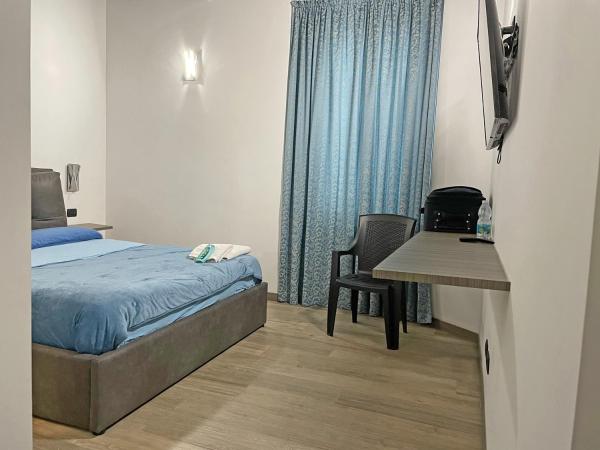 Poste Regie - Milan Guest House : photo 5 de la chambre grande chambre double