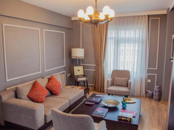 ATLAS OTELİ : photo 3 de la chambre suite lit king-size