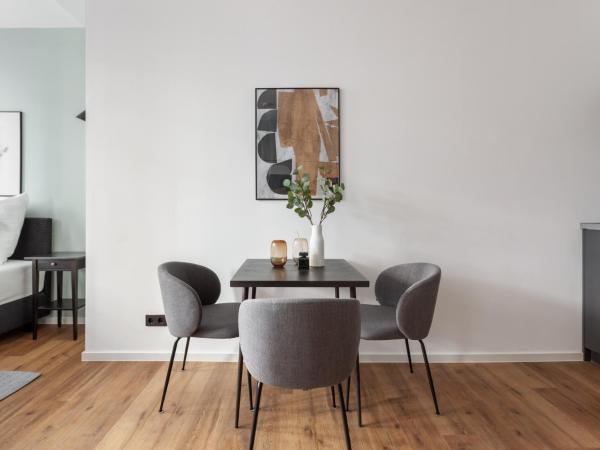 limehome Bremen Hutfilterstraße : photo 7 de la chambre suite l with sofa bed