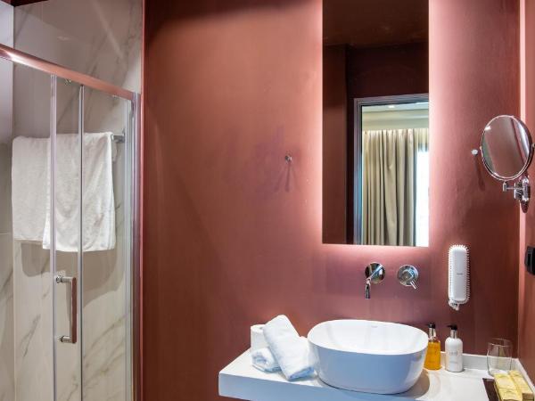 Metropole Urban Hotel : photo 8 de la chambre chambre de luxe avec balcon - vue sur ville