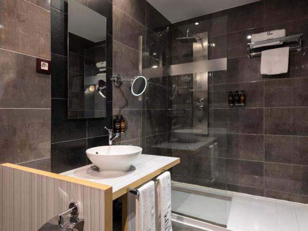 Petit Palace Santa Bárbara : photo 7 de la chambre chambre triple