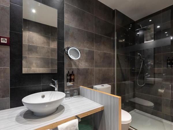 Petit Palace Santa Bárbara : photo 9 de la chambre appartement (6 adultes)