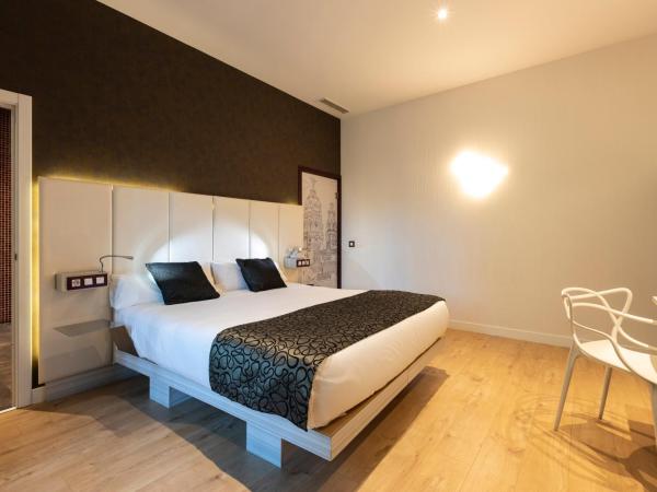 Petit Palace Santa Bárbara : photo 1 de la chambre appartement (6 adultes)