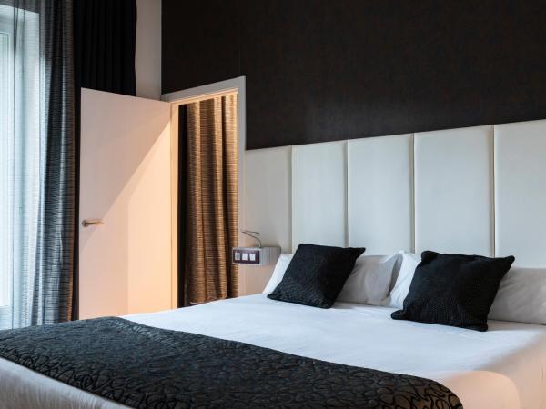 Petit Palace Santa Bárbara : photo 10 de la chambre appartement (6 adultes)