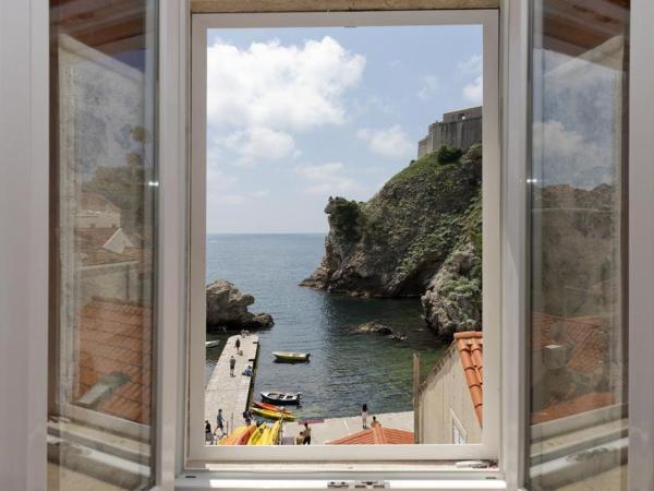 Eddie's Sea View Rooms Old Town : photo 2 de la chambre chambre double - vue sur mer