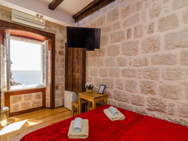 Eddie's Sea View Rooms Old Town : photo 3 de la chambre chambre double - vue sur mer