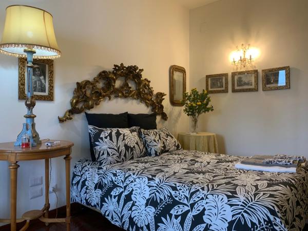 La Casa di Emanuella - Rooms & International Suites : photo 2 de la chambre chambre deluxe