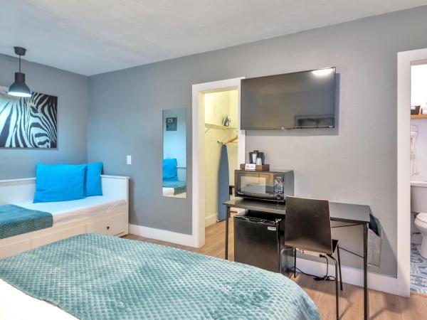 Oasis Hotel : photo 3 de la chambre studio lit queen-size avec canapé-lit