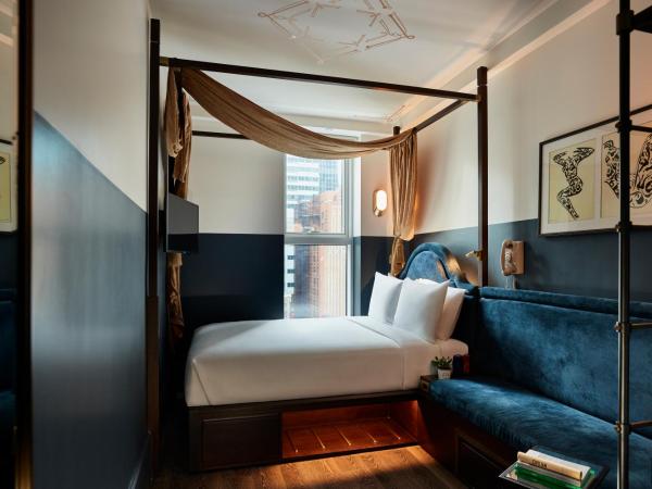 CIVILIAN Hotel : photo 1 de la chambre chambre lit queen-size deluxe