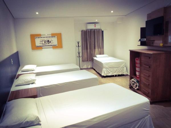 Hotel Paddock : photo 3 de la chambre chambre quadruple