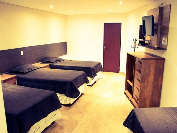 Hotel Paddock : photo 4 de la chambre chambre quadruple