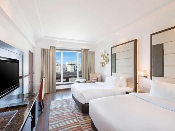 Radisson Jaipur City Center : photo 4 de la chambre superior double room:avail 10% discount on food (except dragon house) & soft beverages and laundry