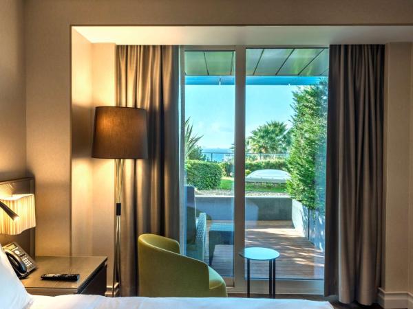 Radisson Blu Hotel Istanbul Ottomare : photo 7 de la chambre chambre premum avec balcon - vue sur jardin