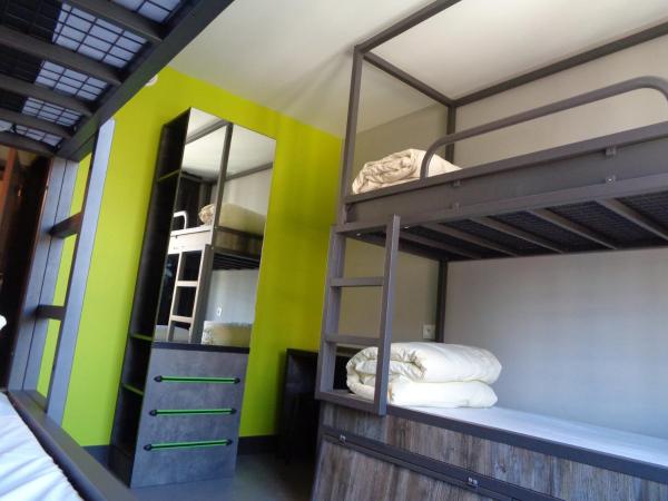 Brxxl 5 City Centre Hostel : photo 7 de la chambre lit dans dortoir mixte de 4 lits