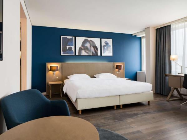 Park Inn by Radisson Antwerp City Centre : photo 1 de la chambre chambre supérieure