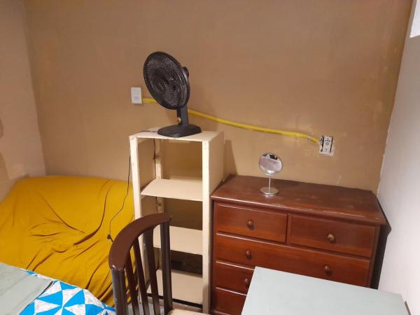 ACBH - Adega Café Brasil Hospedagem : photo 5 de la chambre petite chambre double