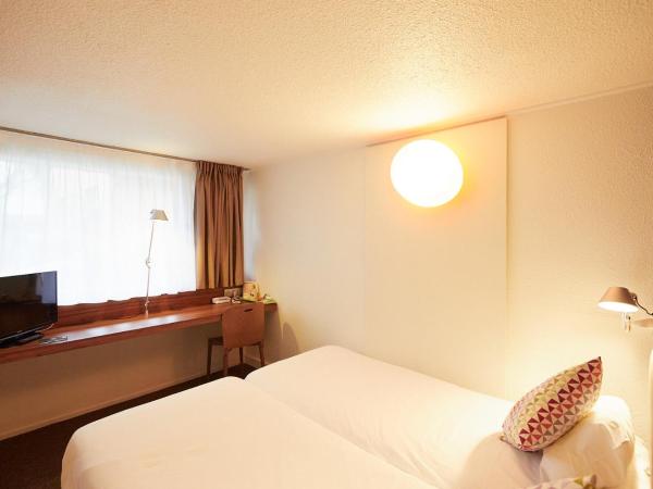 Campanile Pau Est-Bizanos : photo 2 de la chambre chambre lits jumeaux avec 2 lits simples