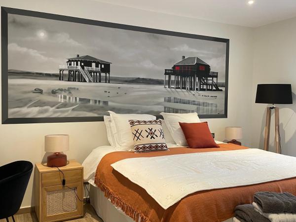 VILLA MADY : photo 2 de la chambre chambre lit king-size avec balcon