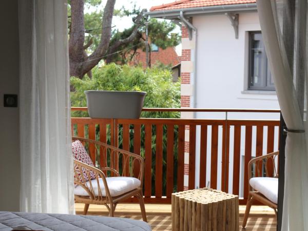 VILLA MADY : photo 7 de la chambre chambre lit king-size avec balcon