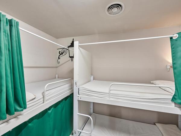 Hola Hostal Eixample : photo 1 de la chambre lit dans dortoir mixte de 8 lits