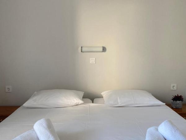Frini Hotel : photo 1 de la chambre chambre double ou lits jumeaux - vue sur ville