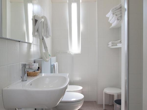 Hotel Marina : photo 10 de la chambre chambre double standard