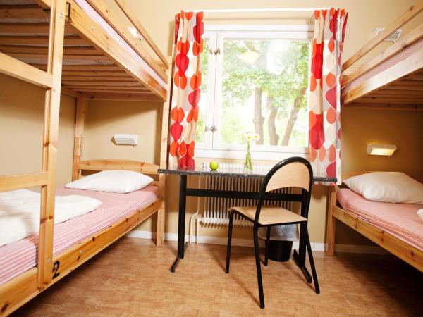 STF Zinkensdamm Hostel : photo 6 de la chambre chambre triple Économique avec salle de bains commune