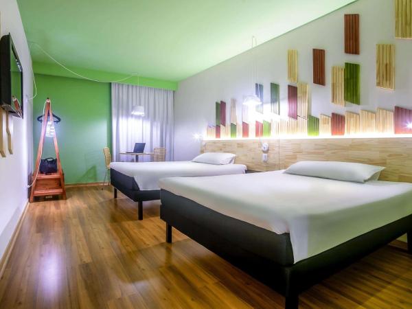 Hotel Nacional Inn Curitiba Santa Felicidade : photo 3 de la chambre appartement avec 2 lits doubles