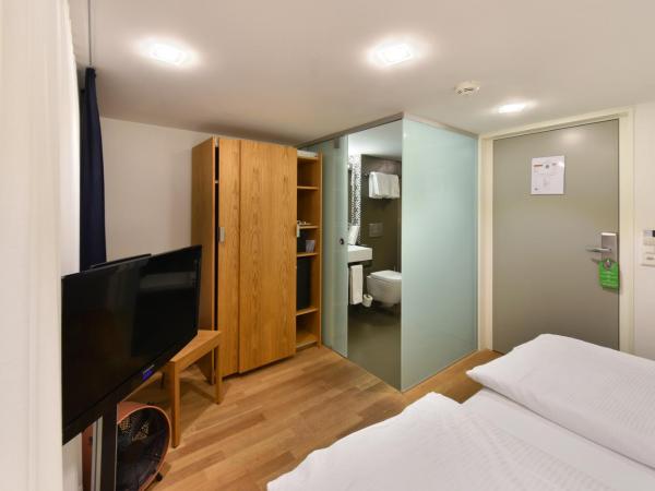 Hotel Lestelle - self check-in : photo 8 de la chambre chambre double standard