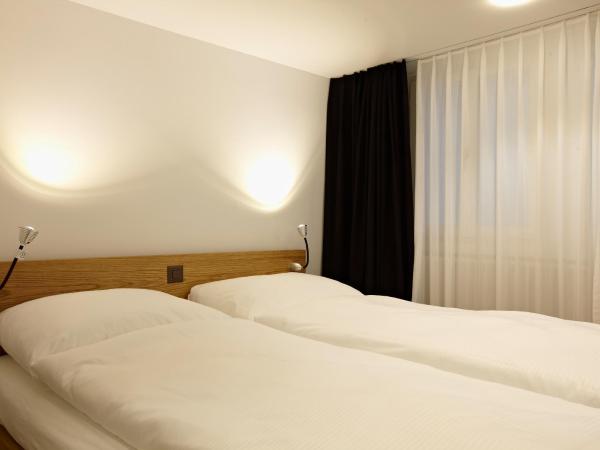 Hotel Lestelle - self check-in : photo 2 de la chambre chambre lit king-size supérieure