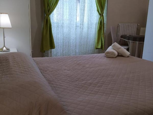 CconfortHotels R&B Dolci Notti - SELF CHECK IN : photo 8 de la chambre chambre lit queen-size avec balcon