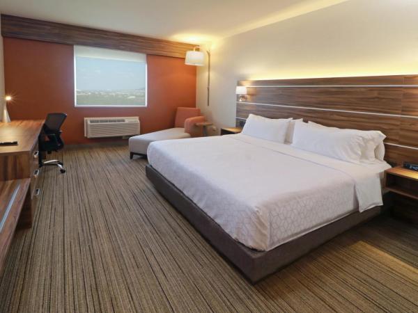 Holiday Inn Express - Monterrey - Fundidora, an IHG Hotel : photo 8 de la chambre chambre lit king-size standard