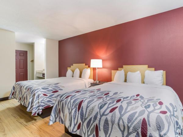 Red Roof Inn Albuquerque - Midtown : photo 2 de la chambre suite avec 2 lits queen-size - non-fumeurs 