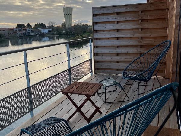 LES 12 DE LARROS : photo 7 de la chambre appartement n°05 - vue sur mer