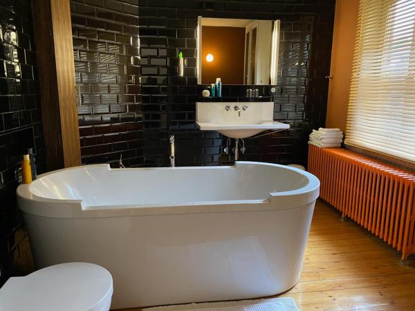 Lunatree : photo 6 de la chambre chambre double avec salle de bains privative