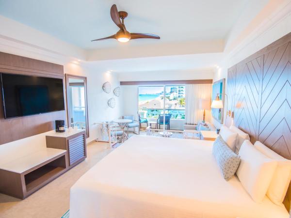 Wyndham Alltra Cancun All Inclusive Resort : photo 1 de la chambre suite junior avec 1 lit king-size - vue sur océan