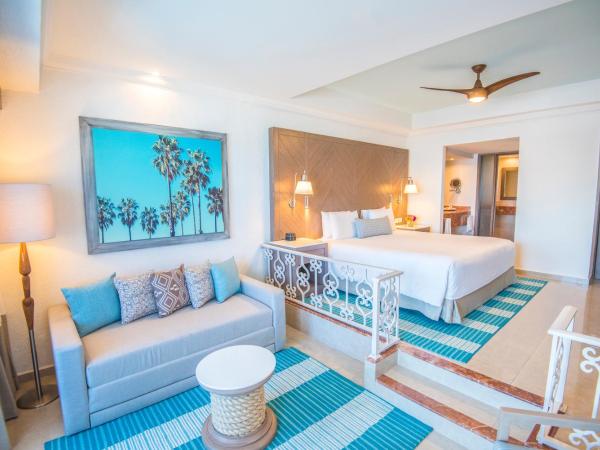 Wyndham Alltra Cancun All Inclusive Resort : photo 4 de la chambre suite junior avec 1 lit king-size - vue sur océan