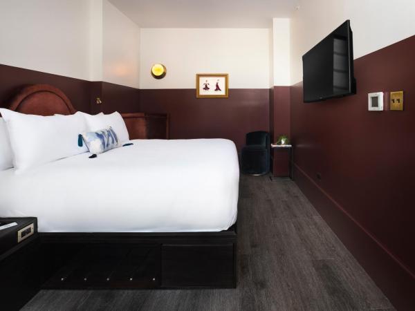 CIVILIAN Hotel : photo 5 de la chambre chambre lit king-size - accessible aux personnes à mobilité réduite