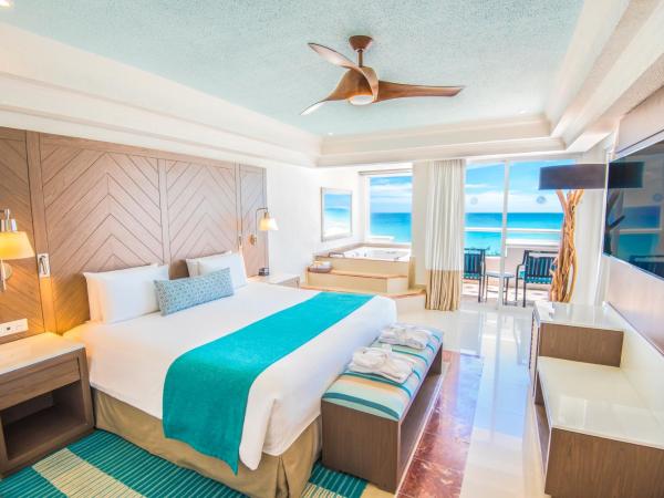 Wyndham Alltra Cancun All Inclusive Resort : photo 1 de la chambre suite principale 1 chambre lit king-size - vue sur océan
