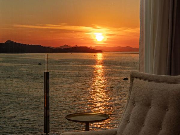 Royal Blue Hotel : photo 6 de la chambre chambre double deluxe avec balcon - vue sur mer