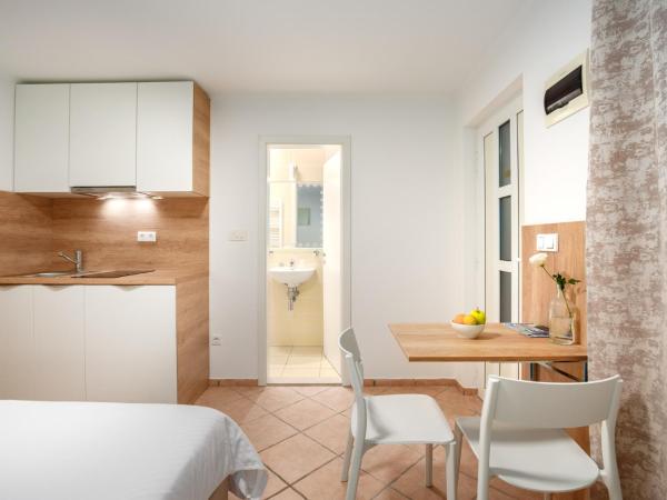 Apartments & Rooms Buble : photo 3 de la chambre studio avec balcon