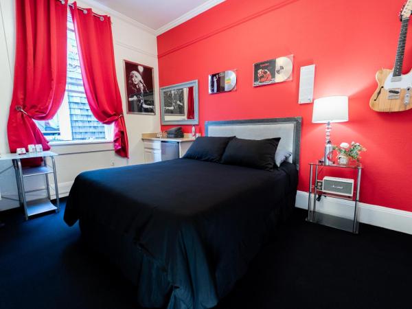 Music City Hotel - Home of the San Francisco Music Hall of Fame : photo 1 de la chambre chambre lit queen-size avec salle de bains commune