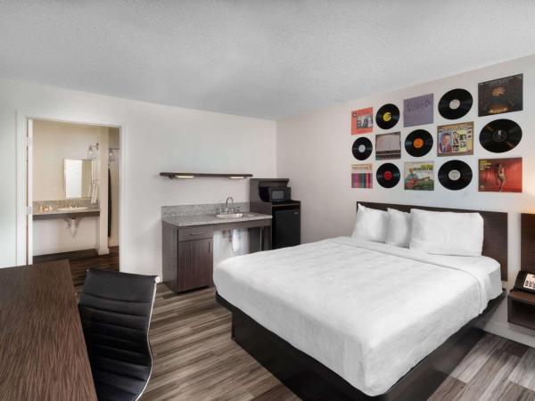 Hillside Crossing Nashville a Ramada by Wyndham : photo 2 de la chambre chambre lit queen-size accessible aux personnes à mobilité réduite - non-fumeurs