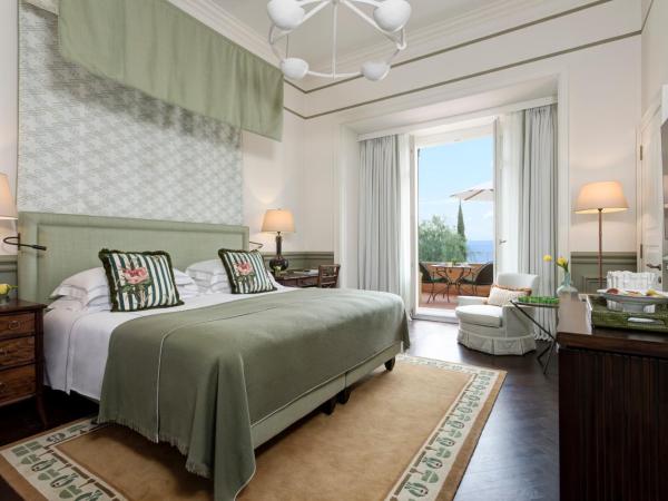 Rocco Forte Villa Igiea : photo 1 de la chambre chambre de luxe avec terrasse - vue sur mer
